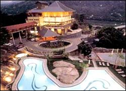 Earl’s Regency Hotel