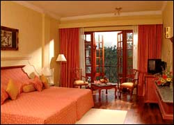Mahaweli Reach Hotel, Kandy